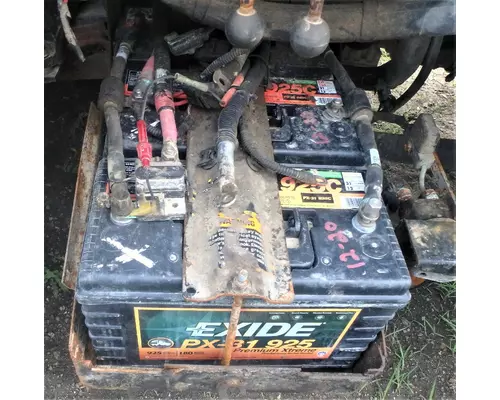 Battery Box MACK LE613 Sam's Riverside Truck Parts Inc