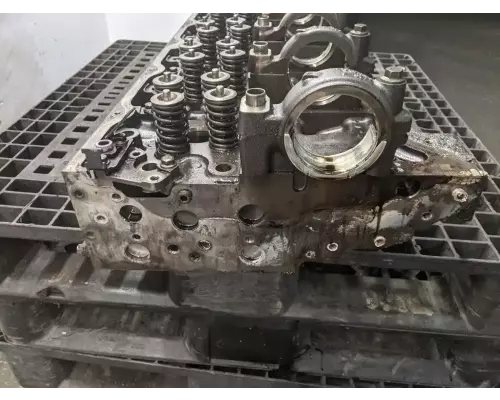 Mack MP7 Cylinder Head