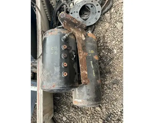 Mack MR688S Air Tank