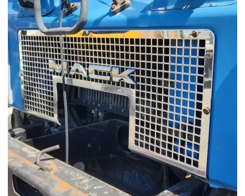 Mack MR688S Grille