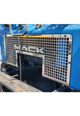 Mack MR688S Grille