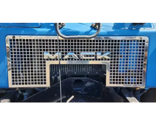 Mack MR688S Grille