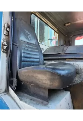 Mack MR688S Seat, Front