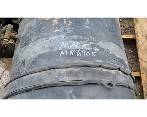 Mack MR690S Fuel Tank