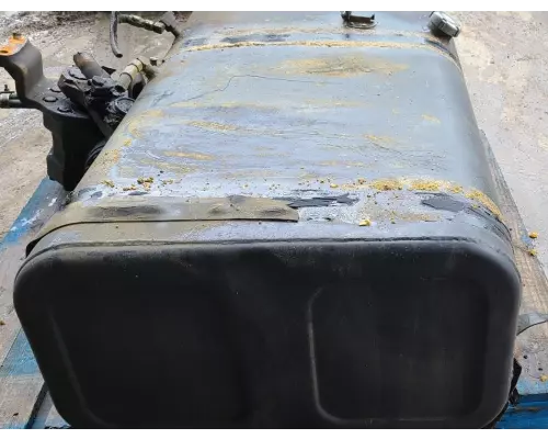 Mack MR690S Fuel Tank