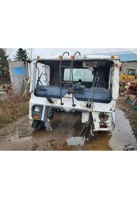 Mack MRU613 Cab