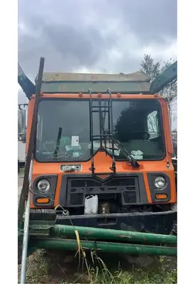 Mack MRU613 Cab