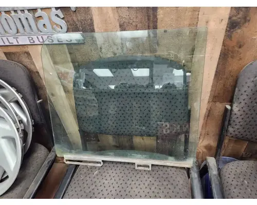 Mack MRU613 Windshield Glass