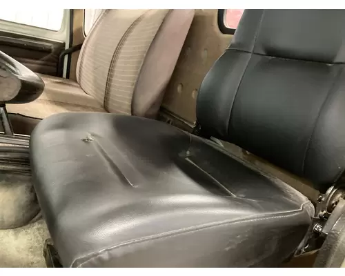 Mack MS MIDLINER Seat (non-Suspension)