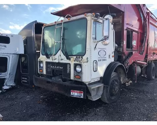 Bumper Assembly, Front Mack MR688S Holst Truck Parts