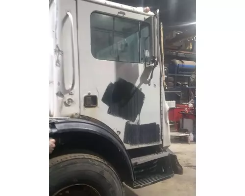 Complete Vehicle MACK MR688S 2679707 Ontario Inc