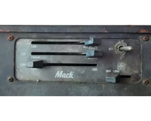 Miscellaneous Parts Mack MR688S Complete Recycling