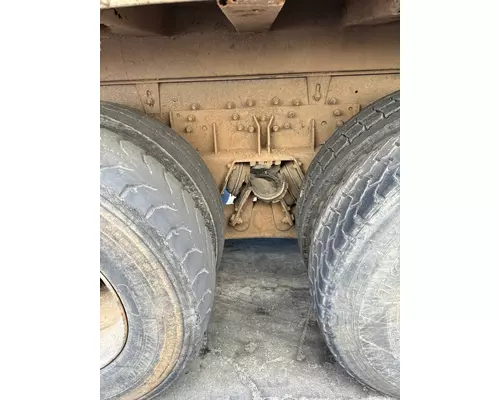Suspension MACK MR688S American Truck Salvage