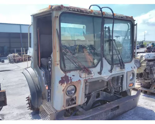 Cab MACK MRU613 LKQ Heavy Truck - Tampa