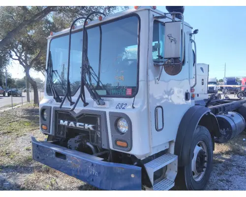 Cab MACK MRU613 LKQ Heavy Truck - Tampa