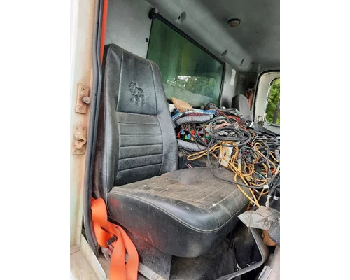 Seat, Front MACK MRU613 LKQ Heavy Truck Maryland