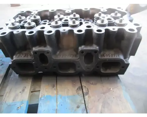 Mack N/A Cylinder Head