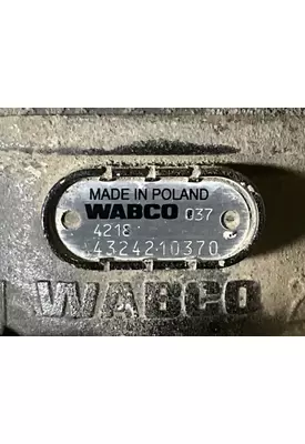 Mack Pinnacle Air Drier