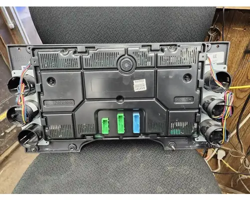 Mack Pinnacle Instrument Cluster