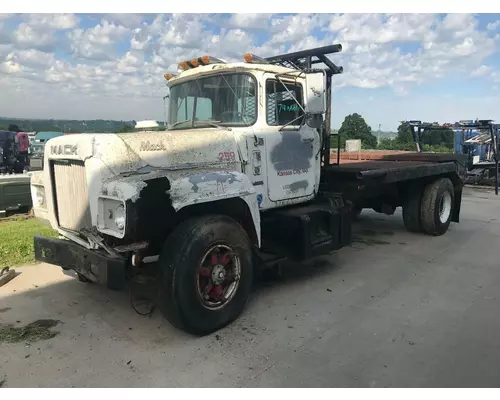 Mack R600 Cab Assembly