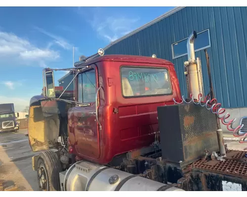 Mack R600 Cab Assembly