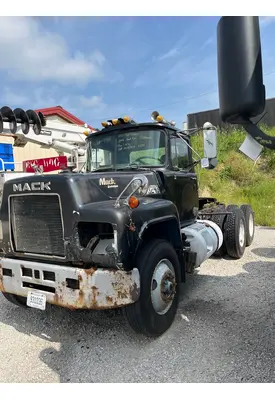 Mack R686ST Vehicle for Sale
