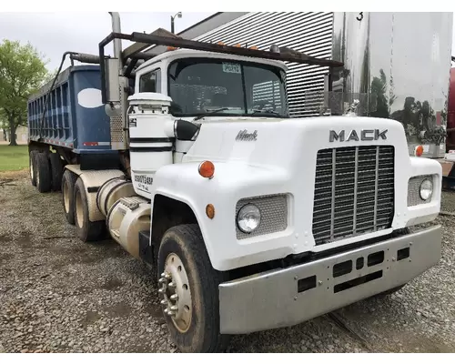 Mack R688ST Complete Vehicle