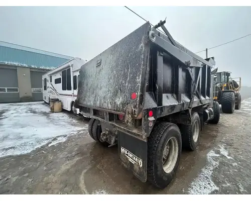 Mack RB688S Box  Bed