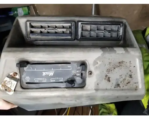 Mack RB688S Dash Assembly