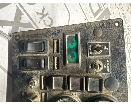 Mack RB688S Dash Assembly