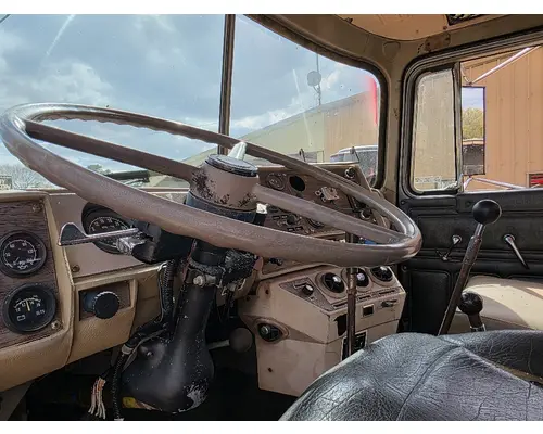 Mack RD600 SERIES Complete Vehicle