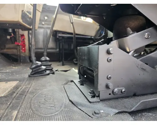 Mack RD600 SERIES Complete Vehicle