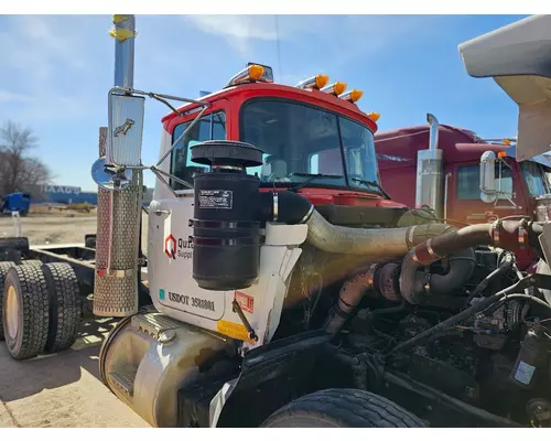 Mack RD600 Cab Assembly