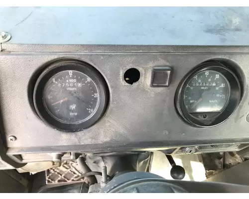 Mack RD600 Instrument Cluster