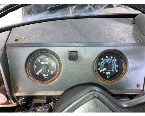 Mack RD600 Instrument Cluster