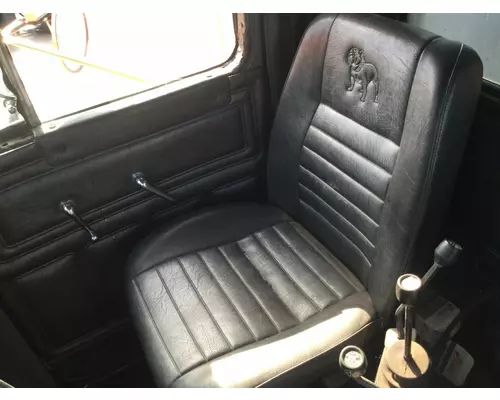 Mack RD600 Seat (non-Suspension)