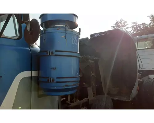 Mack RD685S Air Cleaner