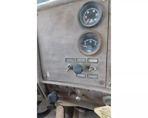 Mack RD685S Instrument Cluster
