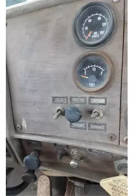Mack RD685S Instrument Cluster