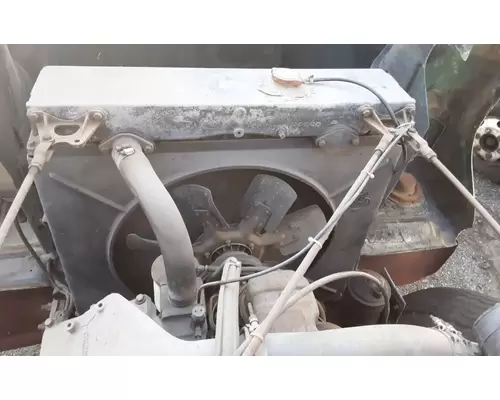 Mack RD685S Radiator