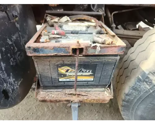 Mack RD686SX Battery Box