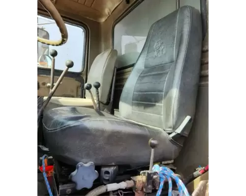 Mack RD686SX Seat, Front