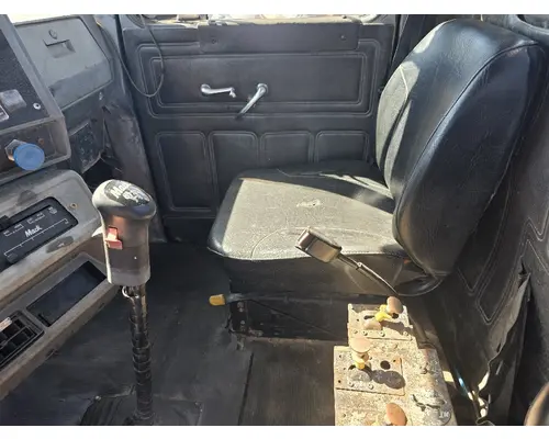 Mack RD688S Complete Vehicle