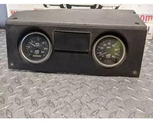 Mack RD688S Instrument Cluster