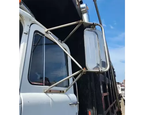 Mack RD688S Mirror (Side View)