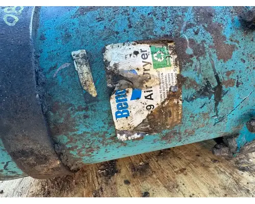 Mack RD690S Air Drier