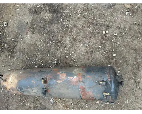 Mack RD690S Air Tank