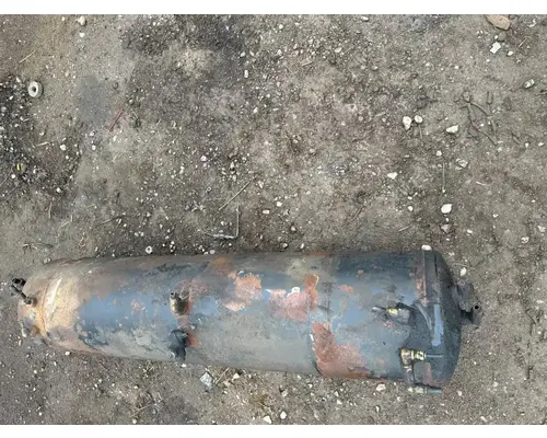 Mack RD690S Air Tank