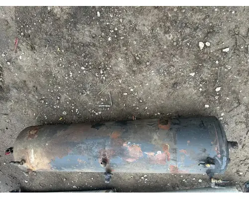 Mack RD690S Air Tank