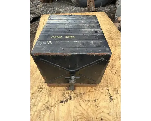 Mack RD690S Battery Box